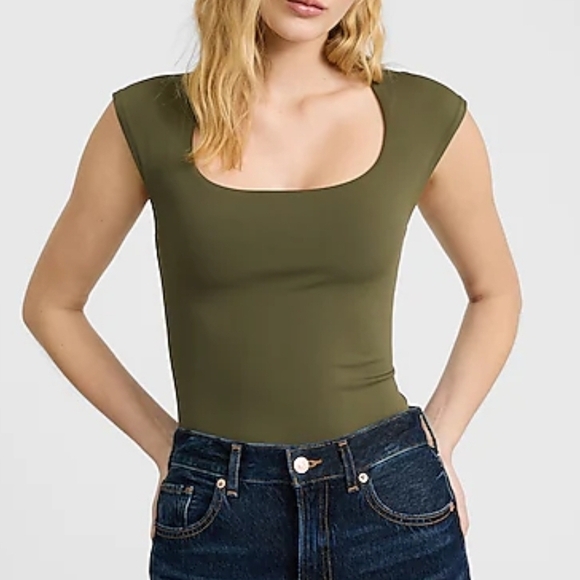 Express Tops - Body Contour High Compression Scoop Neck Cap Sleeve Bodysuit Xl
